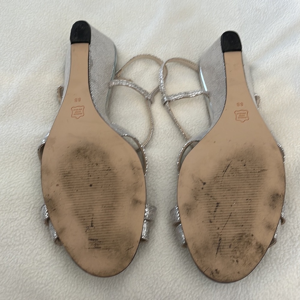 Caparrós silver size 8B women’s wedge heel shoe, barely worn, in good co… - Picture 6 of 8